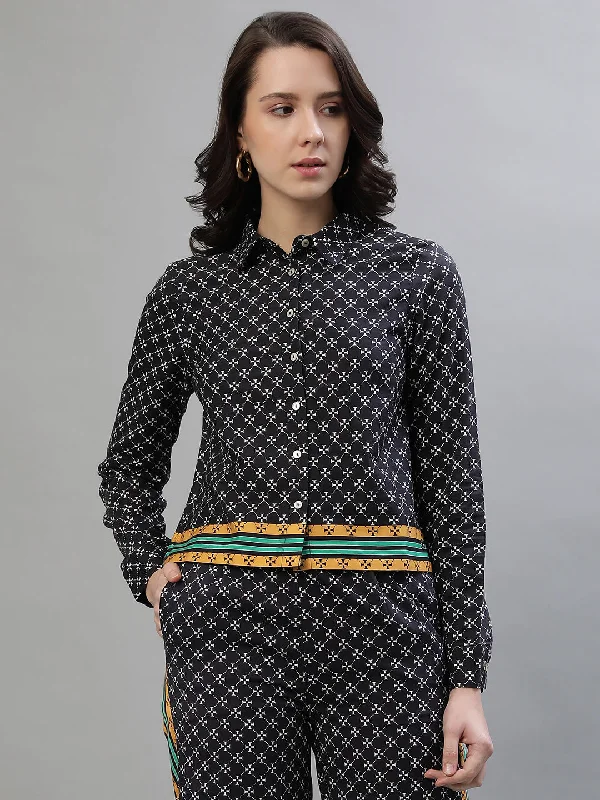 Women's Blouse with V-Shaped CollarIconic Women Multi Printed Collar Top