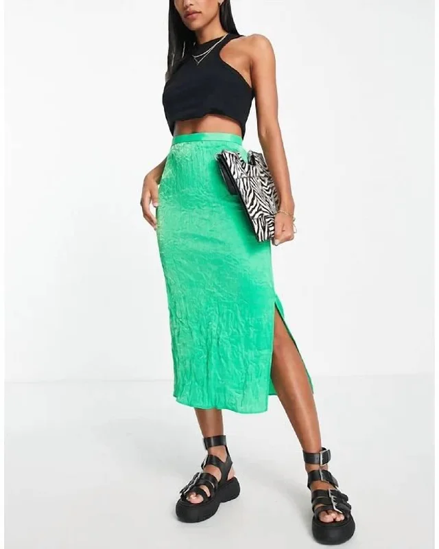 Women's Performance SkirtsGreen Crinkle Slip Skirt