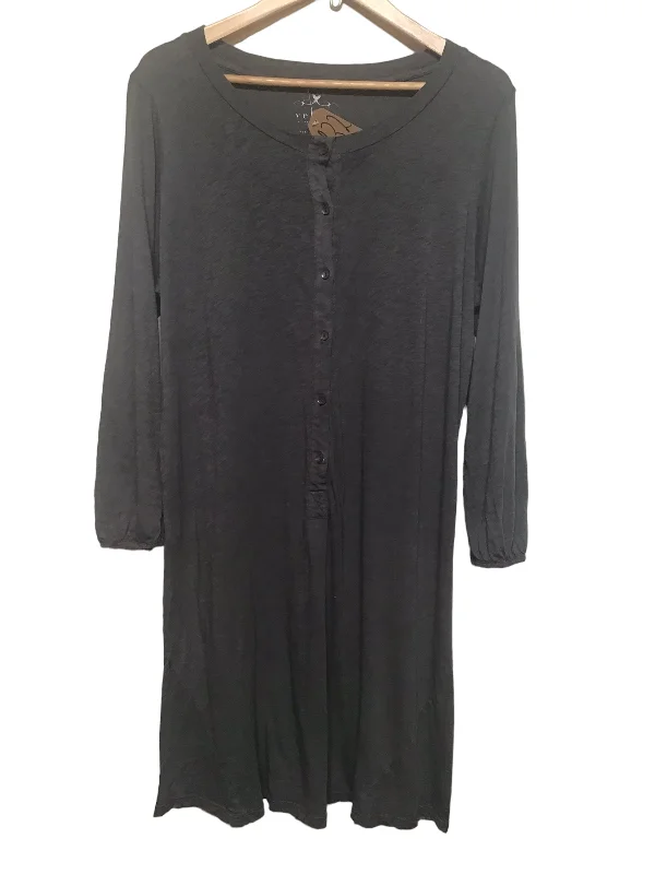 Women's Pencil DressesVelvet Long Sleeved Dress (Size XL)