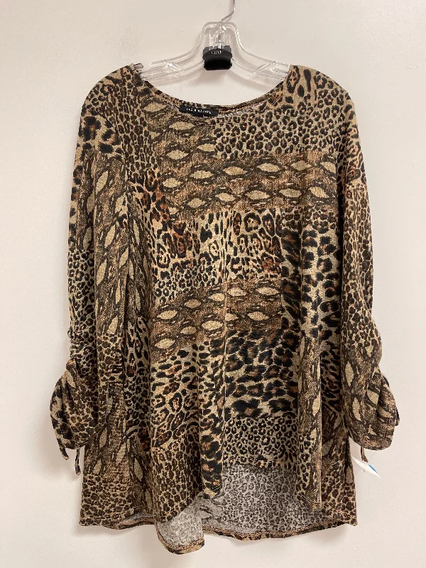 Women's Blouse with Boat NeckTop Long Sleeve By Zac And Rachel In Animal Print, Size: L