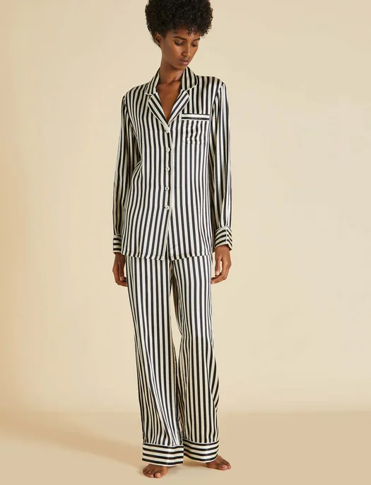 women's pajamas with a cozy, warm feelOlivia von Halle Lila Nika Stripe Silk Pyjama