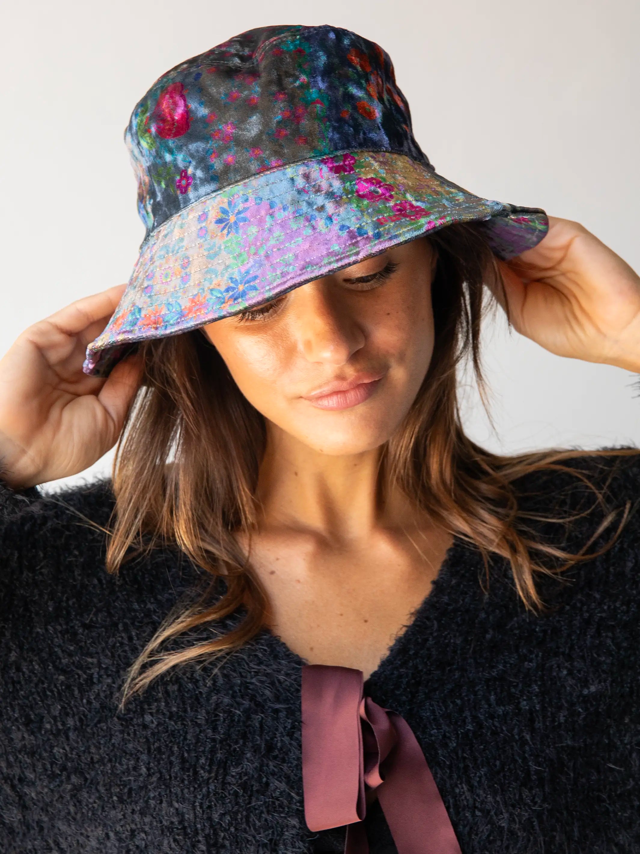 women's pajamas for all-season comfortPrinted Velvet Bucket Hat - Vintage Rose Patchwork